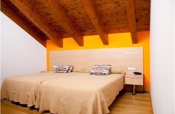 Apartahotel Castejon De Sos Exterior photo